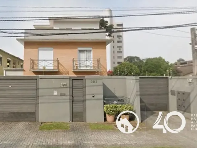Sobrado 3 quartos e 2 banheiros, para alugar, no bairro Cabral em Curitiba