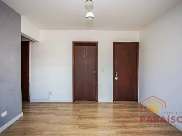 Apartamento 2 quartos e 1 banheiro, para alugar, no bairro Cabral  em Curitiba