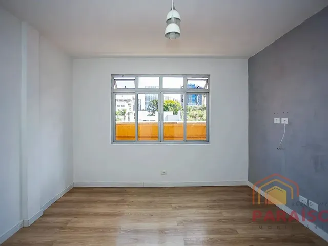 Apartamento 2 quartos e 1 banheiro, para alugar, no bairro Cabral  em Curitiba