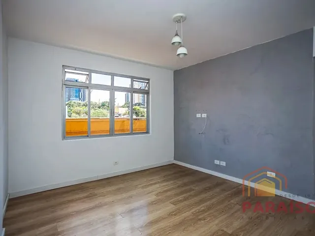 Apartamento 2 quartos e 1 banheiro, para alugar, no bairro Cabral  em Curitiba