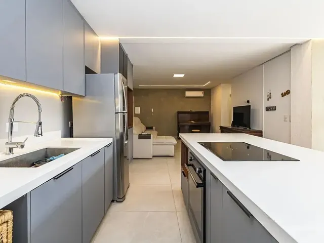 Apartamento à venda, no bairro Campo Comprido em Curitiba