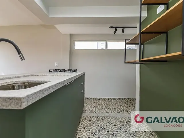 Apartamento 2 quartos e 1 banheiro, para alugar, no bairro Centro em Curitiba