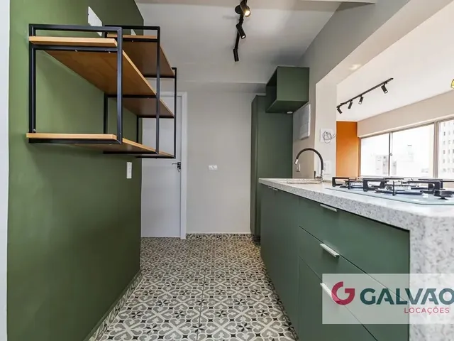Apartamento 2 quartos e 1 banheiro, para alugar, no bairro Centro em Curitiba