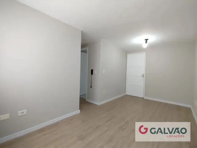 Apartamento 3 quartos e 1 banheiro, para alugar, no bairro Portão em Curitiba
