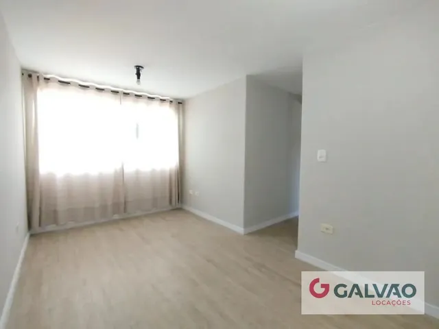 Apartamento 3 quartos e 1 banheiro, para alugar, no bairro Portão em Curitiba