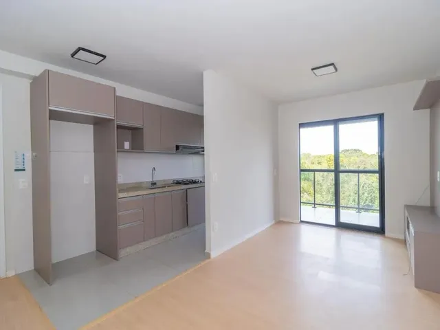 Apartamento 3 quartos e 1 banheiro, à venda, no bairro Campo Comprido em Curitiba