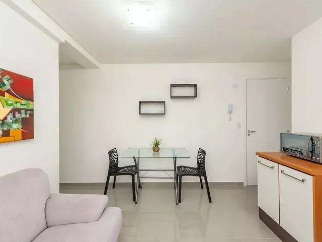 Apartamento 1 quarto e 1 banheiro, para alugar, no bairro Água Verde em Curitiba