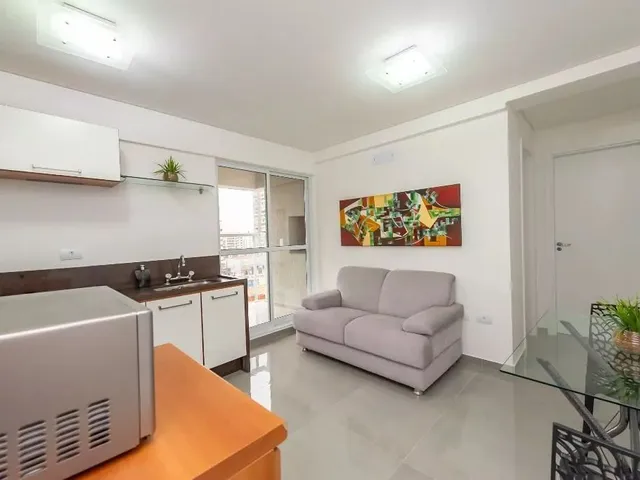 Apartamento 1 quarto e 1 banheiro, para alugar, no bairro Água Verde em Curitiba