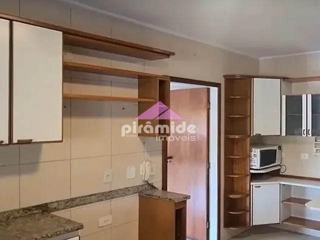 Apartamento com 170m² 5 quartos e 2 banheiros, à venda, no bairro Centro em São José dos Campos