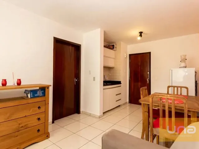 Apartamento 1 quarto e 1 banheiro, para alugar, no bairro Centro em Curitiba