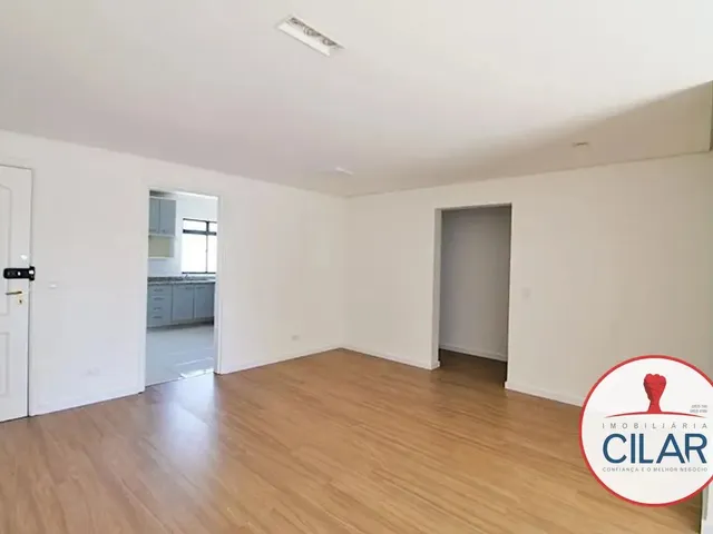Apartamento 3 quartos e 1 banheiro, para alugar, no bairro Cristo Rei em Curitiba