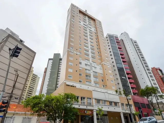 Apartamento 3 quartos e 4 banheiros, para alugar, no bairro Água Verde em Curitiba