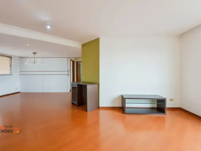 Apartamento 3 quartos e 4 banheiros, para alugar, no bairro Água Verde em Curitiba