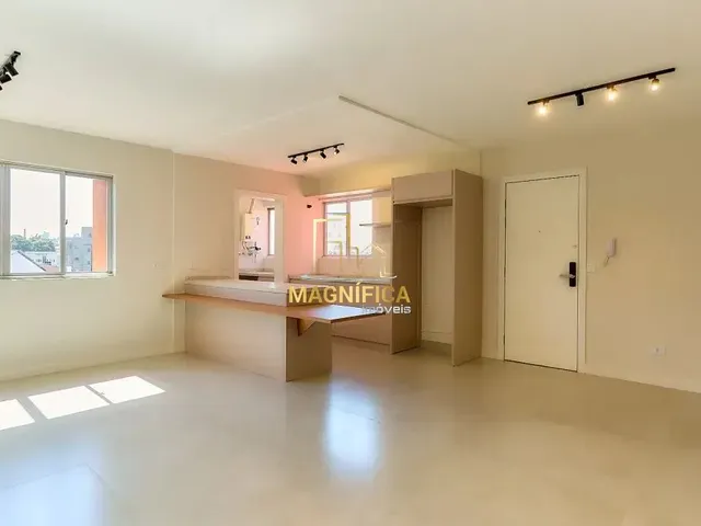Apartamento 3 quartos e 2 banheiros, à venda, no bairro Rebouças em Curitiba
