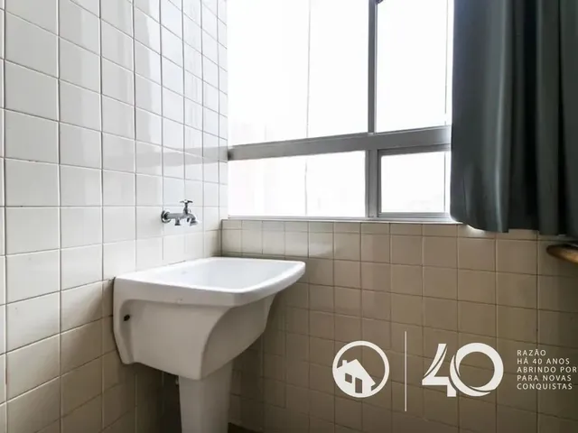 Apartamento 1 quarto e 1 banheiro, para alugar, no bairro Centro em Curitiba