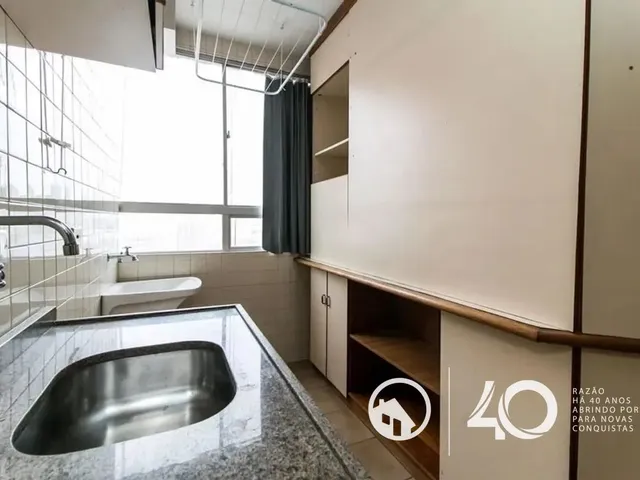 Apartamento 1 quarto e 1 banheiro, para alugar, no bairro Centro em Curitiba