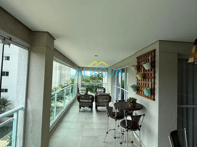 Apartamento com 190m² 4 quartos e 5 banheiros, à venda, no bairro Jardim das Colinas em São José dos Campos