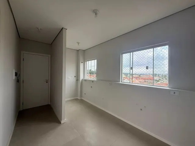 Apartamento 2 quartos e 1 banheiro, para alugar, no bairro São Braz em Curitiba