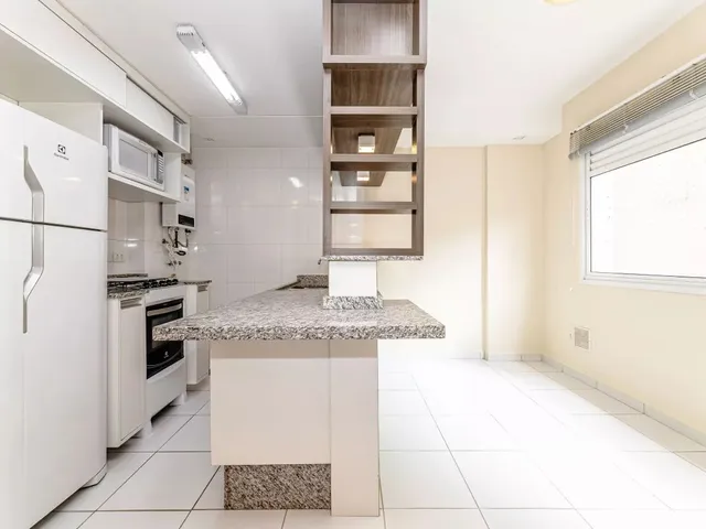 Apartamento 1 quarto e 1 banheiro, para alugar, no bairro Bigorrilho em Curitiba