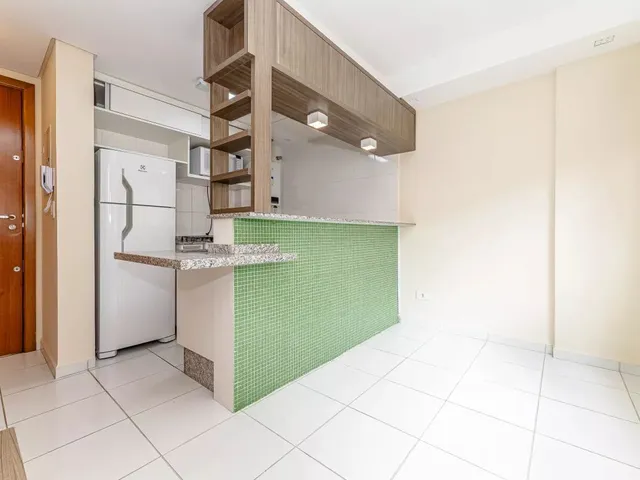Apartamento 1 quarto e 1 banheiro, para alugar, no bairro Bigorrilho em Curitiba
