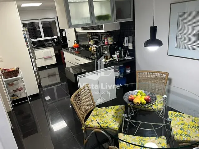Apartamento com 230m² 3 quartos e 4 banheiros, à venda, no bairro Vila Andrade em São Paulo