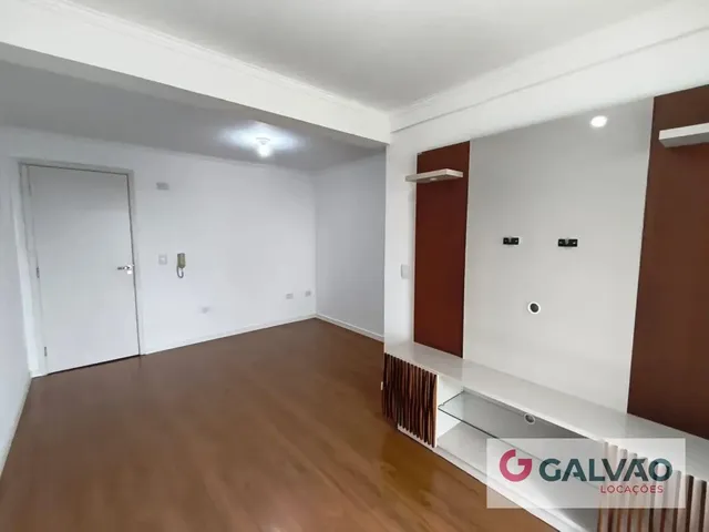 Apartamento 2 quartos e 1 banheiro, para alugar, no bairro Centro em Curitiba
