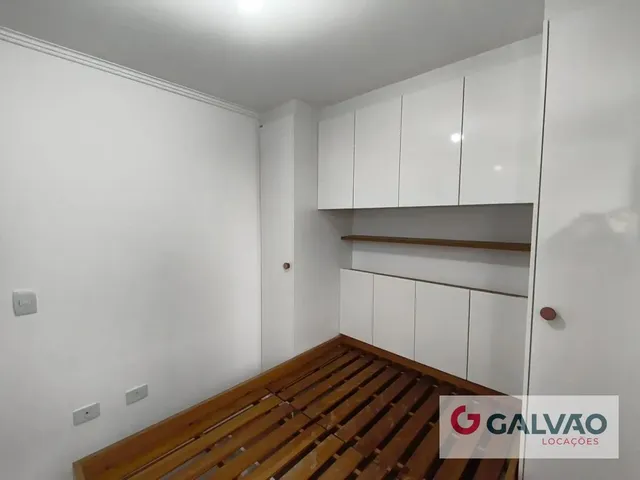 Apartamento 2 quartos e 1 banheiro, para alugar, no bairro Centro em Curitiba