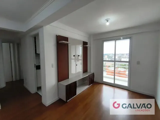 Apartamento 2 quartos e 1 banheiro, para alugar, no bairro Centro em Curitiba