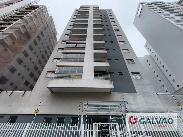 Apartamento 2 quartos e 1 banheiro, para alugar, no bairro Centro em Curitiba