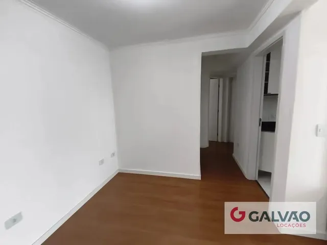 Apartamento 2 quartos e 1 banheiro, para alugar, no bairro Centro em Curitiba