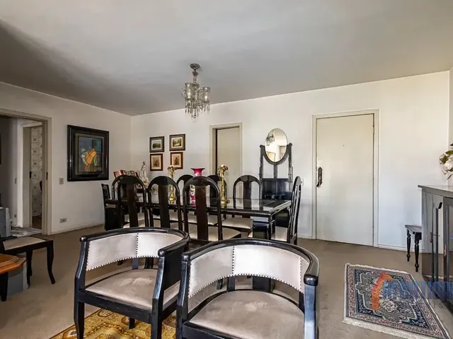 Apartamento 3 quartos e 4 banheiros, à venda, no bairro Centro em Curitiba
