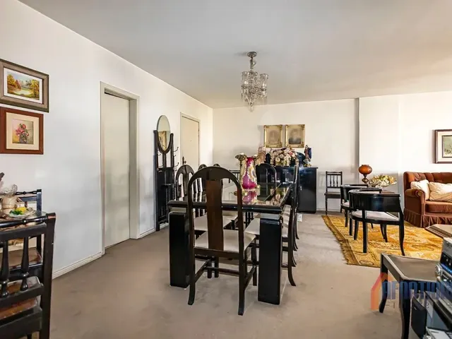 Apartamento 3 quartos e 4 banheiros, à venda, no bairro Centro em Curitiba
