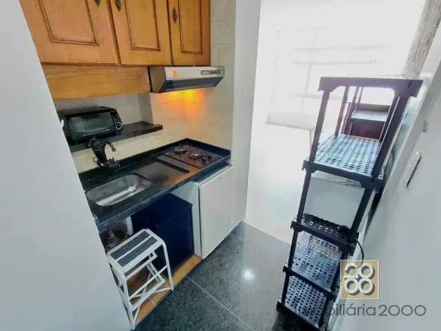 Apartamento 1 quarto e 1 banheiro, para alugar, no bairro Centro em Curitiba