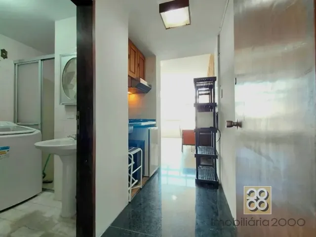 Apartamento 1 quarto e 1 banheiro, para alugar, no bairro Centro em Curitiba