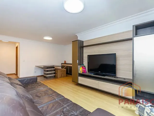 Apartamento 3 quartos e 2 banheiros, para alugar, no bairro Portão em Curitiba