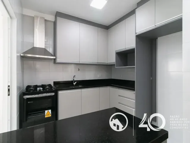 Apartamento 2 quartos e 1 banheiro, para alugar, no bairro Cristo Rei em Curitiba