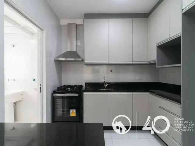 Apartamento 2 quartos e 1 banheiro, para alugar, no bairro Cristo Rei em Curitiba