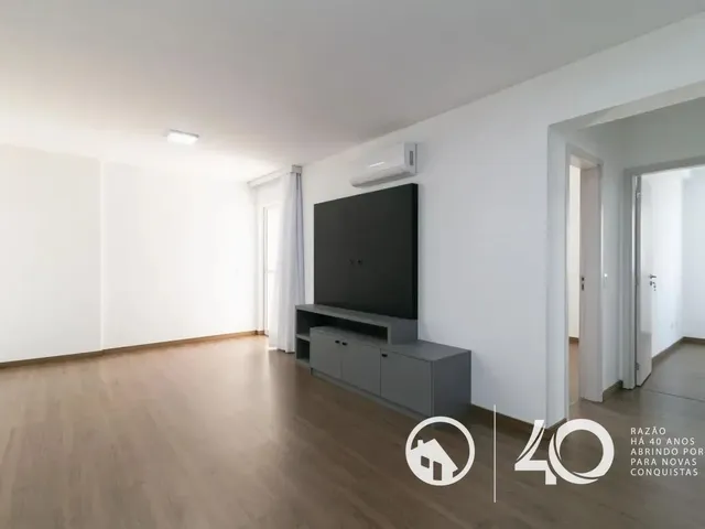 Apartamento 2 quartos e 1 banheiro, para alugar, no bairro Cristo Rei em Curitiba