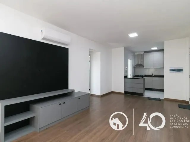 Apartamento 2 quartos e 1 banheiro, para alugar, no bairro Cristo Rei em Curitiba