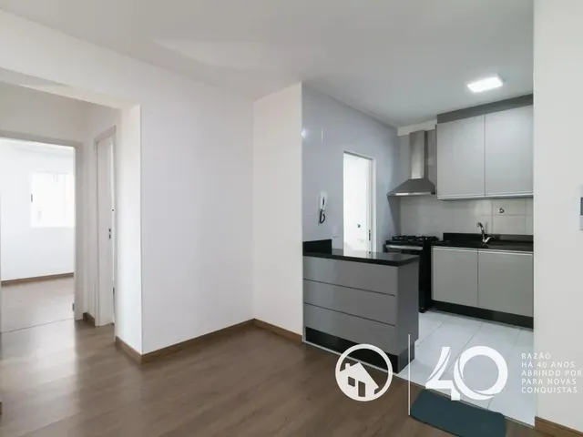 Apartamento 2 quartos e 1 banheiro, para alugar, no bairro Cristo Rei em Curitiba