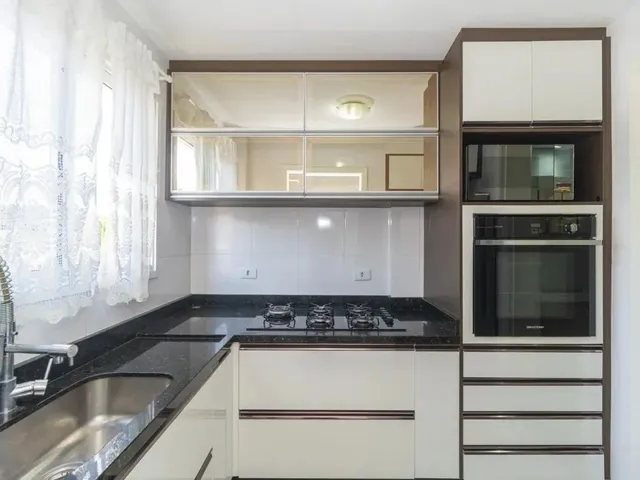 Apartamento 3 quartos e 1 banheiro, para alugar, no bairro Campo Comprido em Curitiba