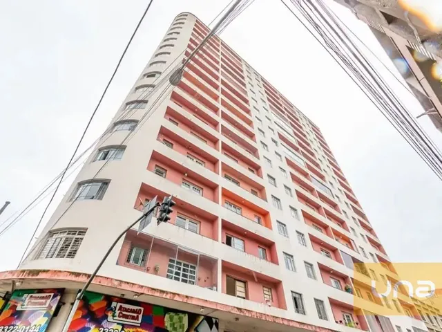 Apartamento 2 quartos e 1 banheiro, para alugar, no bairro Centro em Curitiba