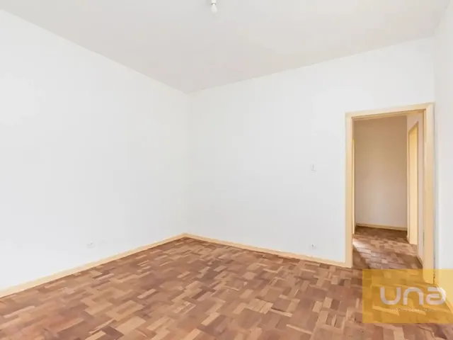Apartamento 2 quartos e 1 banheiro, para alugar, no bairro Centro em Curitiba