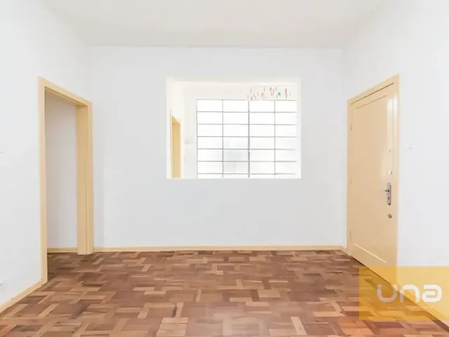 Apartamento 2 quartos e 1 banheiro, para alugar, no bairro Centro em Curitiba
