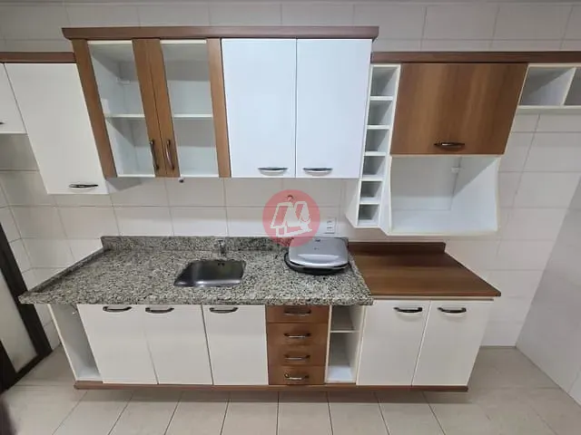 Apartamento 3 quartos e 2 banheiros, para alugar, no bairro Santa Cecília em Porto Alegre