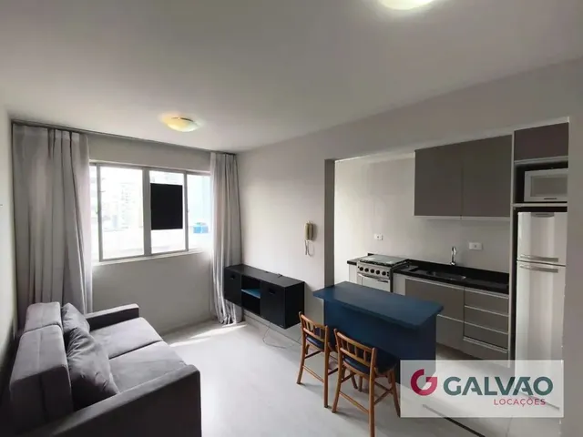 Apartamento 1 quarto e 1 banheiro, para alugar, no bairro Centro em Curitiba