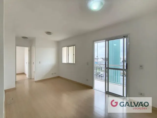 Apartamento 2 quartos e 1 banheiro, para alugar, no bairro Capão Raso em Curitiba