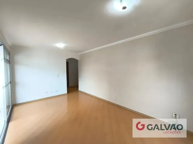 Apartamento 3 quartos e 1 banheiro, para alugar, no bairro Bacacheri em Curitiba