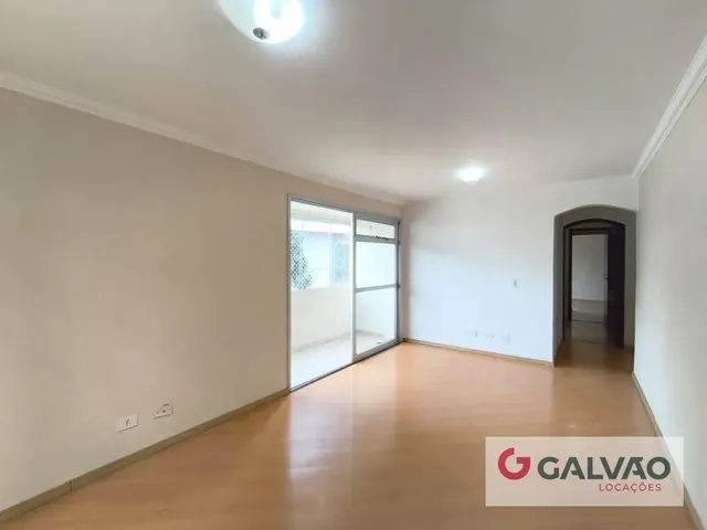 Apartamento 3 quartos e 1 banheiro, para alugar, no bairro Bacacheri em Curitiba