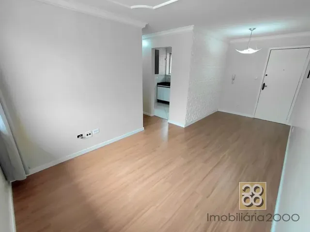 Apartamento 2 quartos e 1 banheiro, para alugar, no bairro Boqueirão em Curitiba